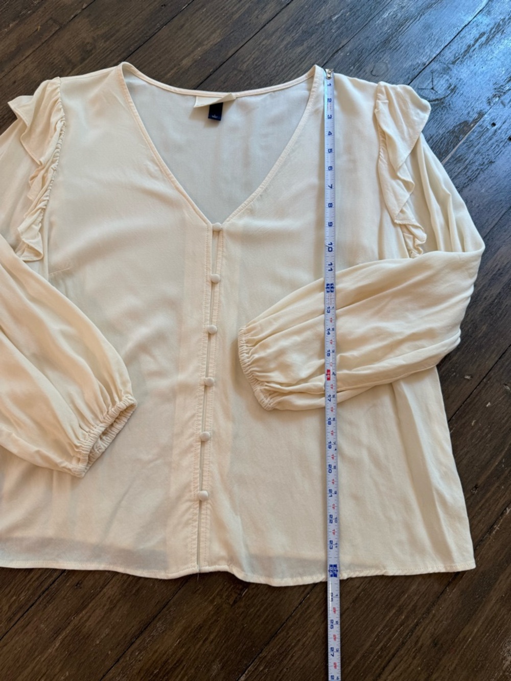 Universal Thread Cream Ruffle V Neck Button Front Blouse Size L - Picture 9 of 11